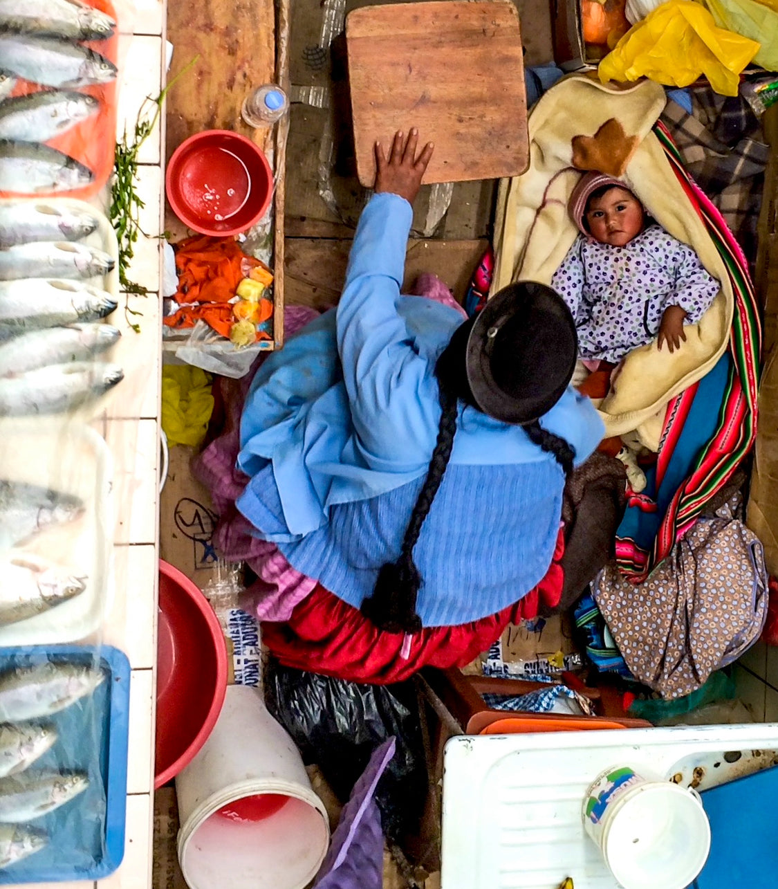 013 LE – Bei der Arbeit mit Mama, Peru