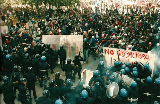 016 – Riot – No Global Forum, Neapel 2001
