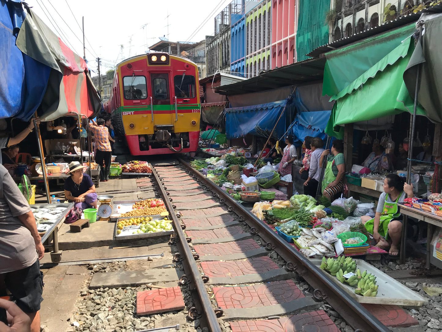 040 - Market Train, Thailand 2017