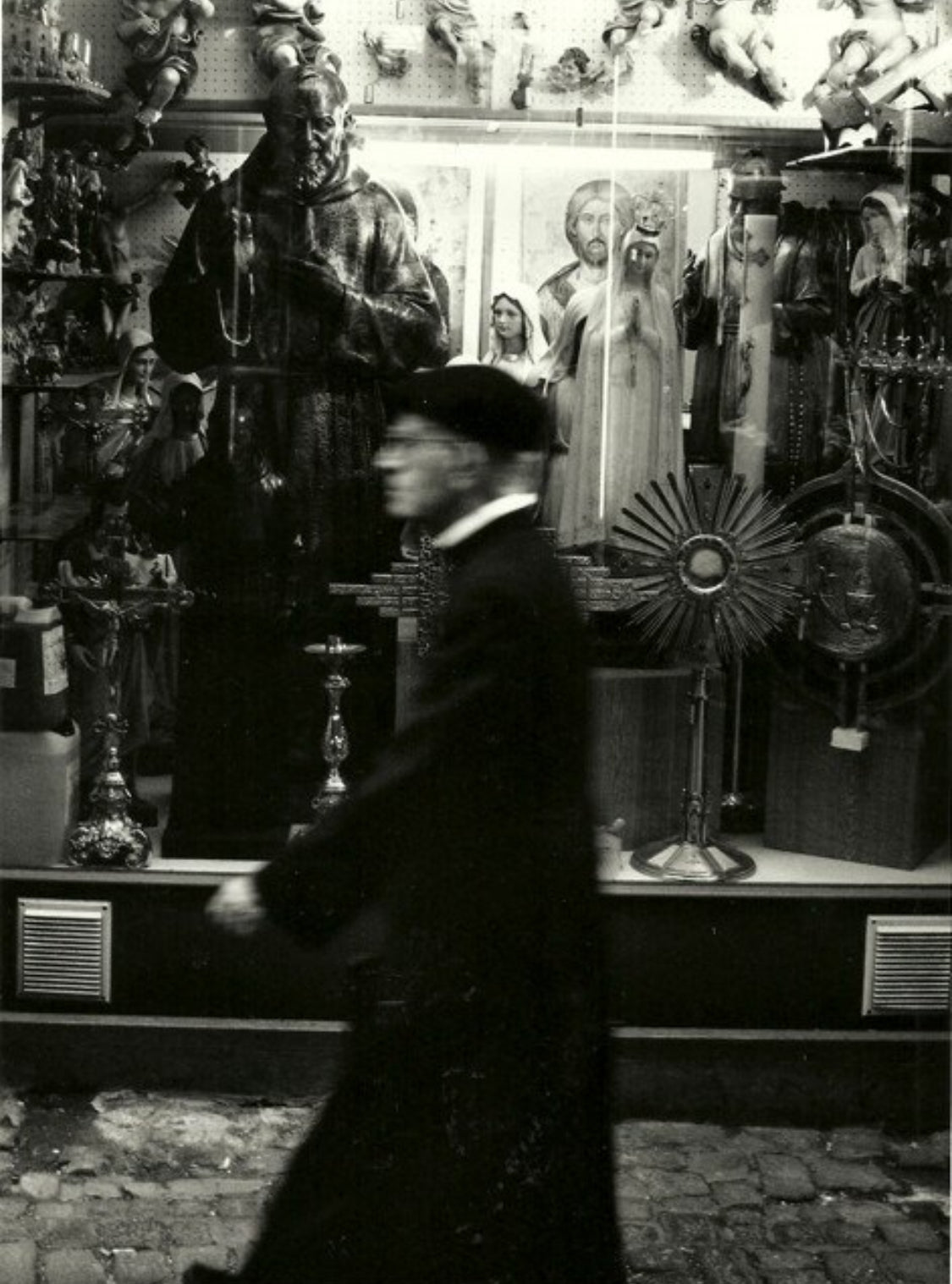 090 - Religious Items and Moved Priest, Napoli 1998