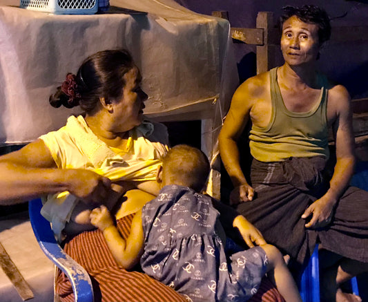 109 - Street Breastfeed, Burma 2017