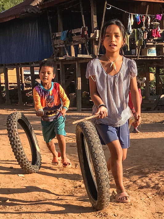 122 - Playing, Laos 2018