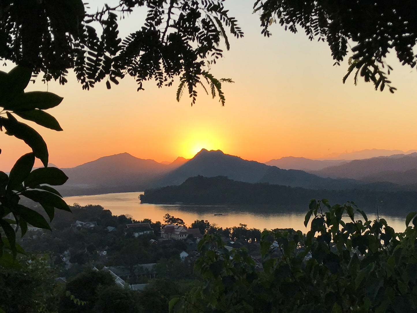 315 – Belebter Sonnenuntergang, Mekong