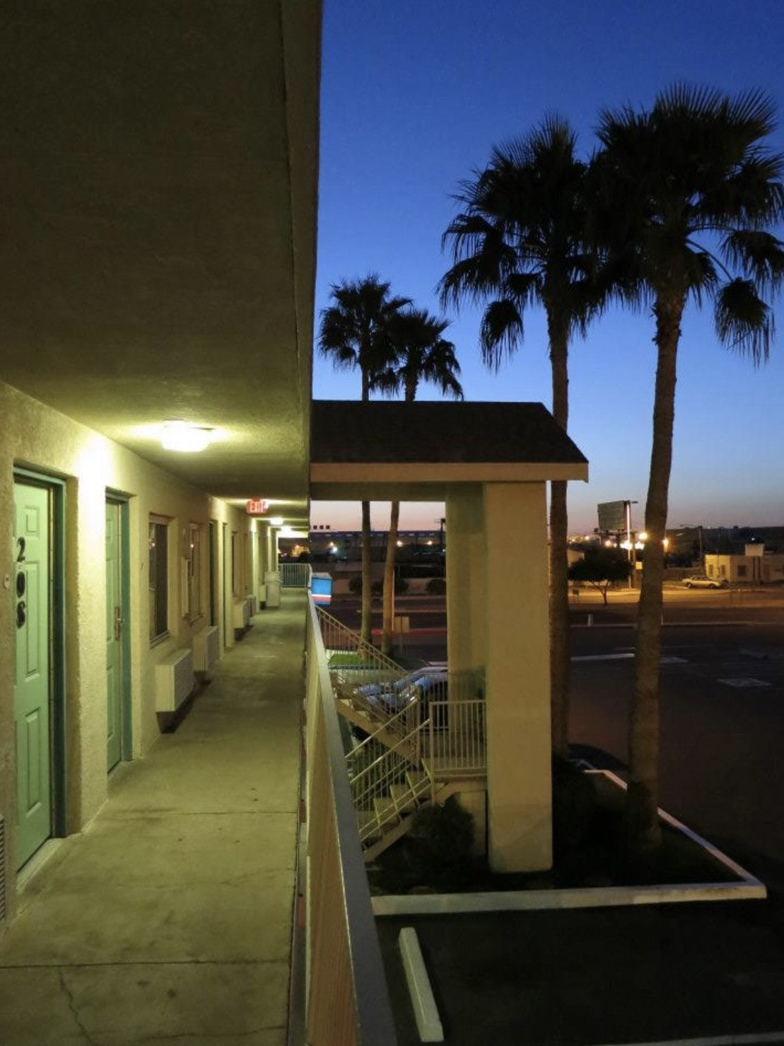 373 - Motel California, California