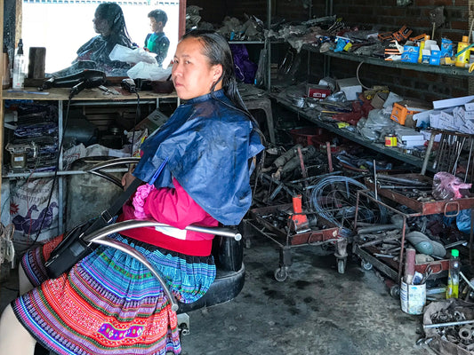 426 - Hair Salon, Laos